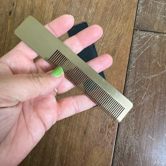 Vintage Polished Brass Pocket Comb with genuine black‎ leather carrying case - Picture 5 of 8